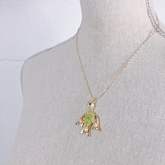 VTG Mid Century Bird Pendant Necklace Green Quartz Gold Tone Figural Animal - Picture 4 of 12